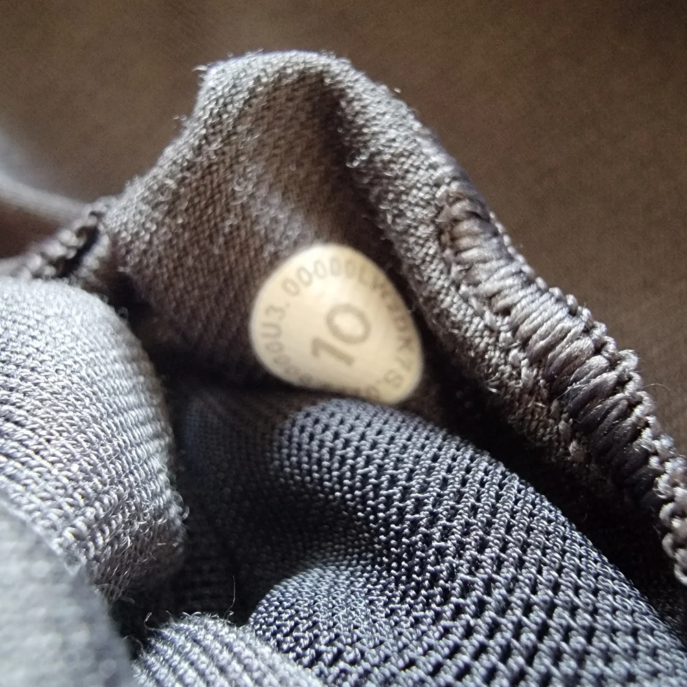 Lululemon 🍋Gray Flow Y Sports Bra 10 - Picture 3 of 4